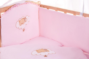 Детское постельное белье Qvatro Ellite Мишка спит на облачке, розовый, постельный комплект: 8 элементов