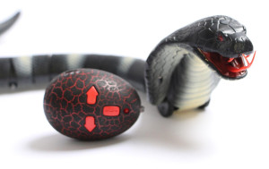 Змея Naja Cobra, на пульте управления, 44 см