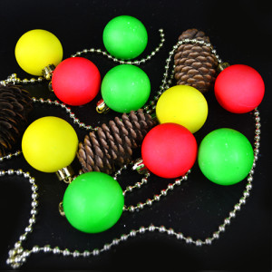 Набор елочных игрушек 9475 Шарики Fluo, диаметр 4 см, 15 шт.