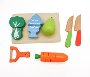 Деревянный набор Овощи на магнитах, с доской и ножами в ящике, 17 предметов