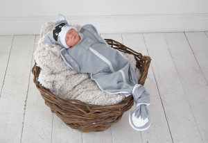 Пеленка на молнии MagBaby Каспер Енот, с шапочкой, безразмерная, 100% хлопок