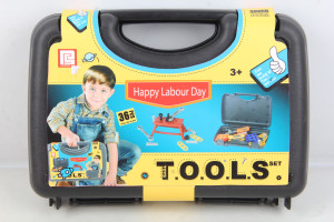 Набор инструментов в чемодане TOOLS