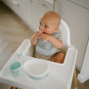 Нагрудник BabyOno ультратонкий, силиконовый, с регулируемой застежкой