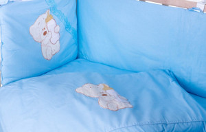 Детское постельное белье Qvatro Ellite Мишка сидит с бутылочкой, голубой, постельный комплект: 8 элементов
