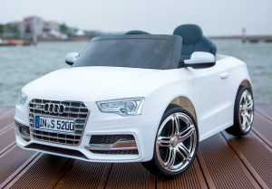 Детский электромобиль Tilly T-796 Audi S5, легковой