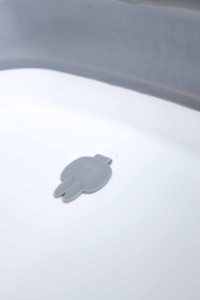 Ванночка для новорожденного Mom-be, складная, со сливом и термометром