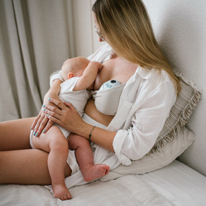 Молокоотсос-ракушка электрический BabyOno Megan, трехфазный, беспроводной