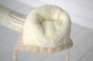 Шапочка вязанная MagBaby Косы, с завязками, на махре, зимняя