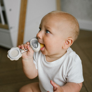 Погремушка детская BabyOno Пчелка, с прорезывателем