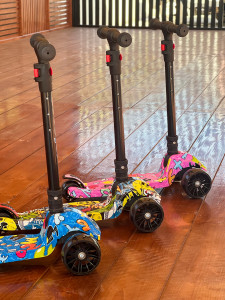 Самокат трехколесный M-Trike Граффити MAXI, складной, сталь