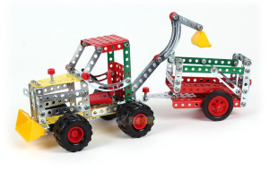 Конструктор металлический ТехноК Трактор с прицепом 4876, 265 деталей